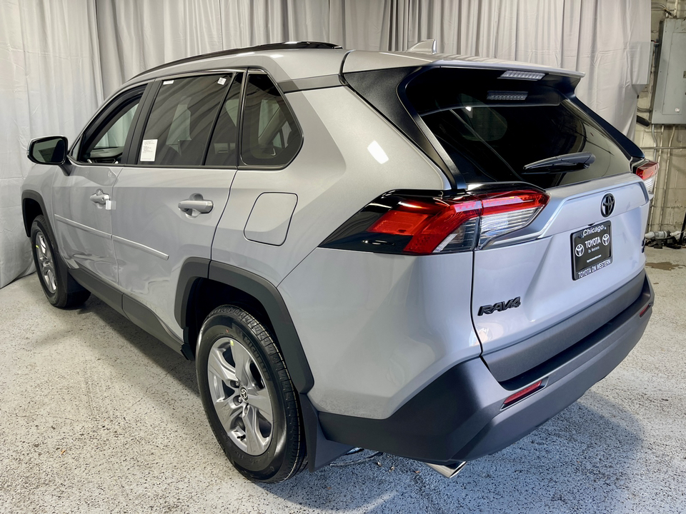 2024 Toyota RAV4 XLE 5