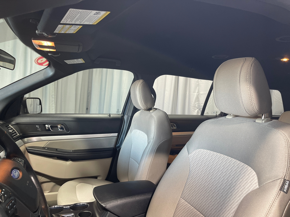 2018 Ford Explorer Base 18