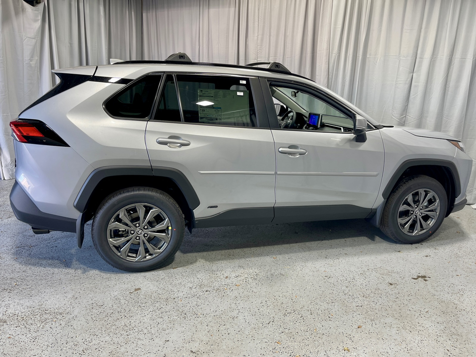 2024 Toyota RAV4 Hybrid XLE Premium 11