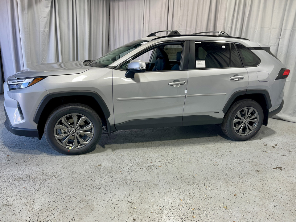 2024 Toyota RAV4 Hybrid XLE Premium 41