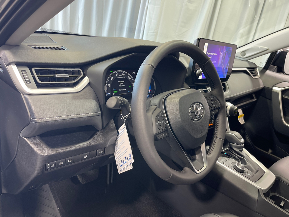 2024 Toyota RAV4 Hybrid XLE Premium 16