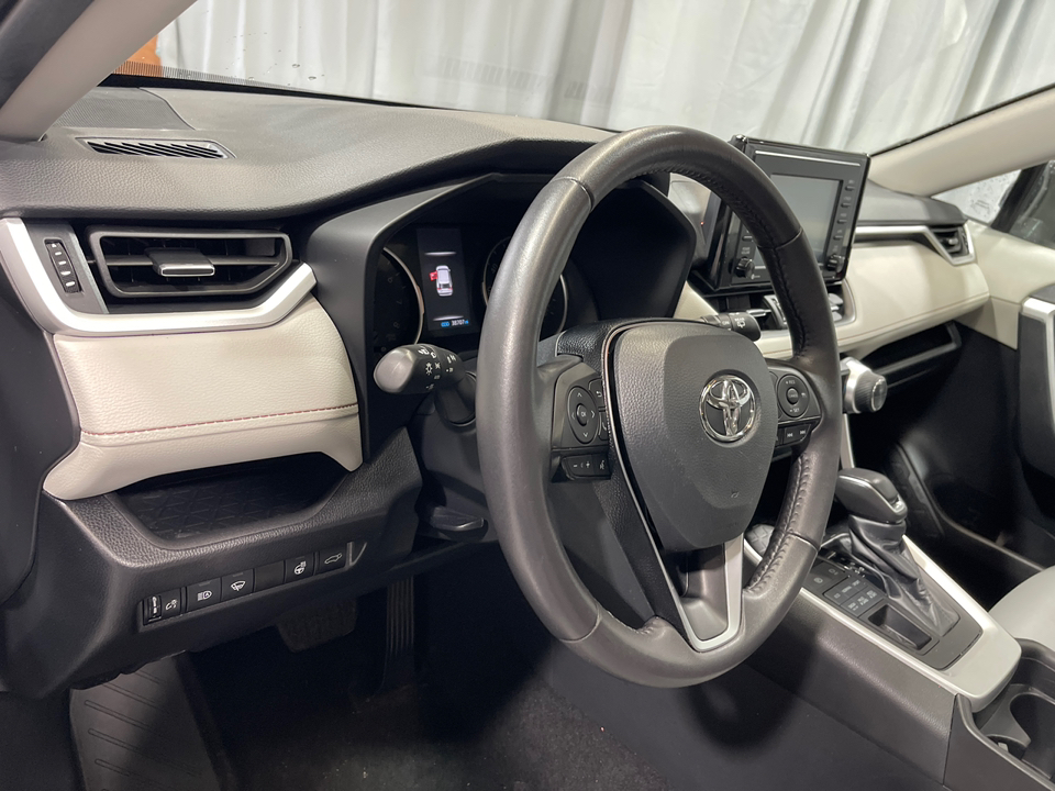 2021 Toyota RAV4 XLE Premium 2