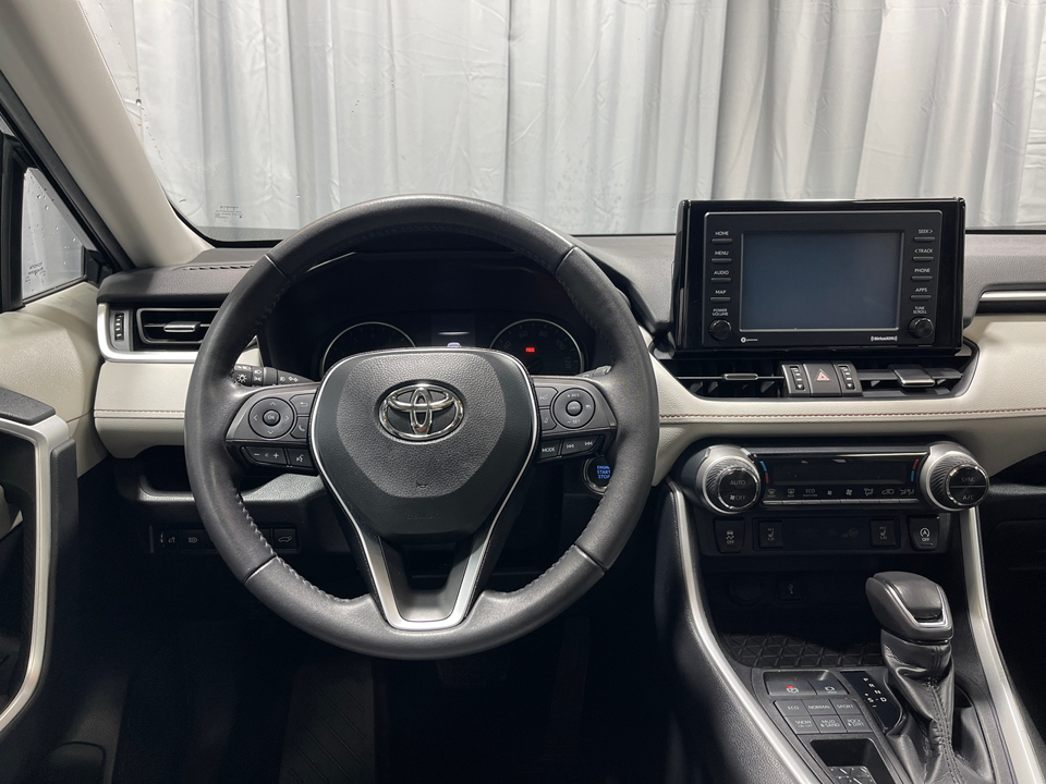 2021 Toyota RAV4 XLE Premium 21