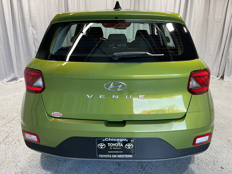 2022 Hyundai Venue SE 7