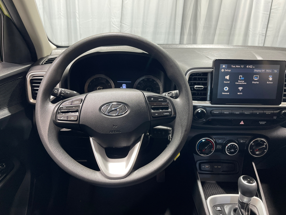 2022 Hyundai Venue SE 19