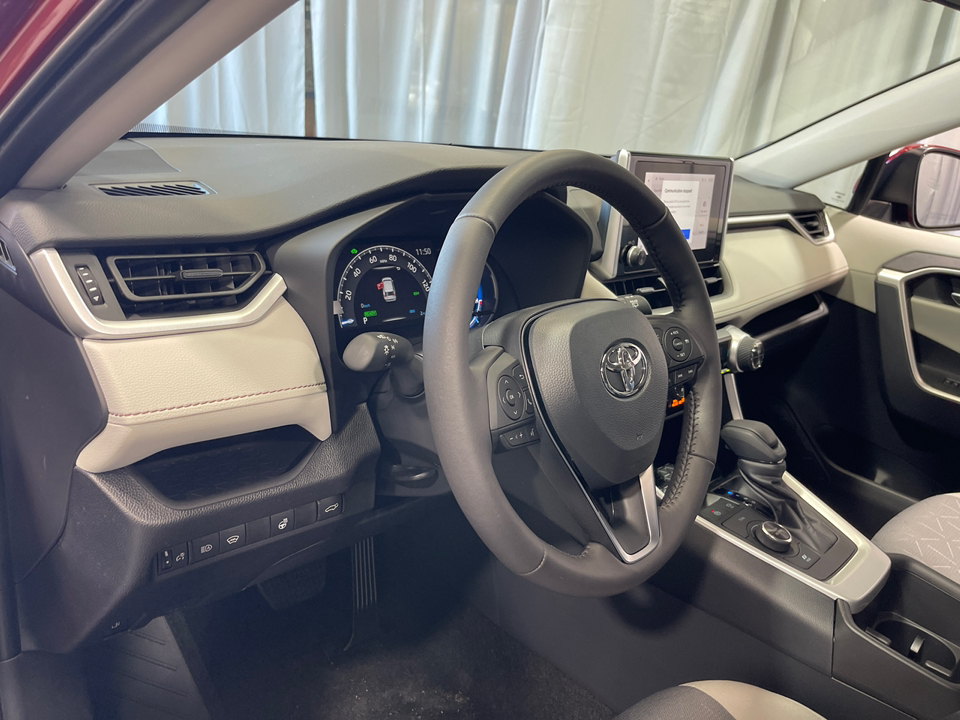 2024 Toyota RAV4 Hybrid XLE 2