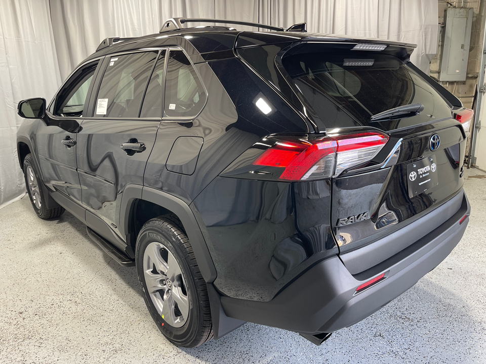 2024 Toyota RAV4 Hybrid XLE 5