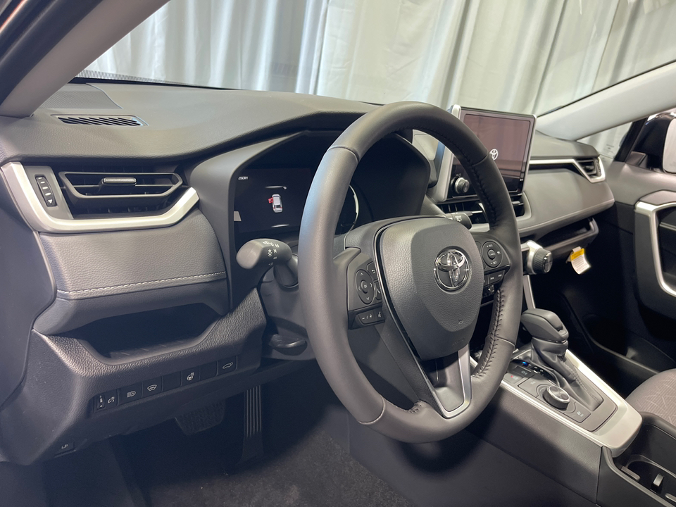 2024 Toyota RAV4 Hybrid XLE 16