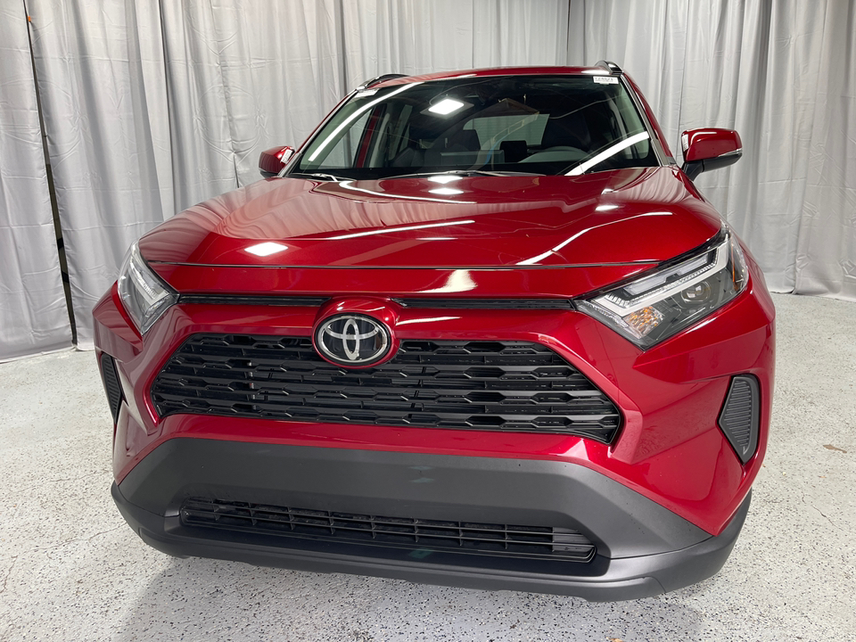 2025 Toyota RAV4 XLE 16