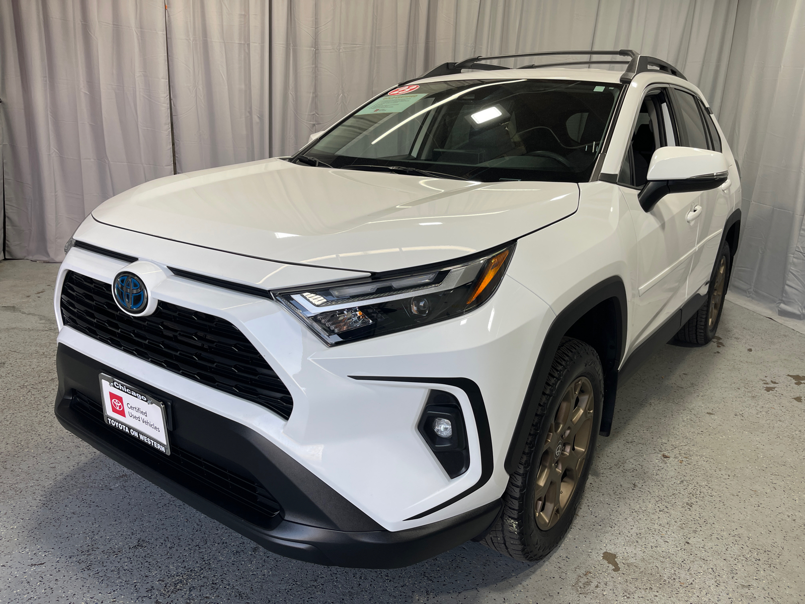 2023 Toyota RAV4 Hybrid Woodland Edition 3