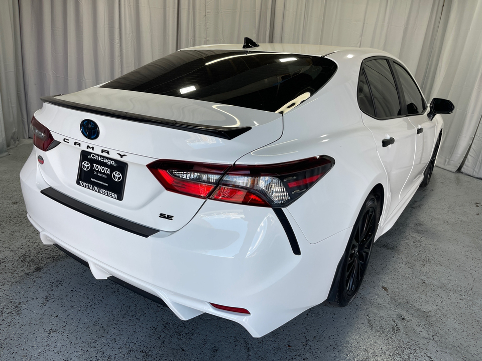 2022 Toyota Camry Hybrid SE 9