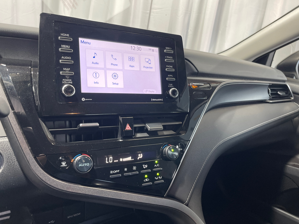 2022 Toyota Camry Hybrid SE 27