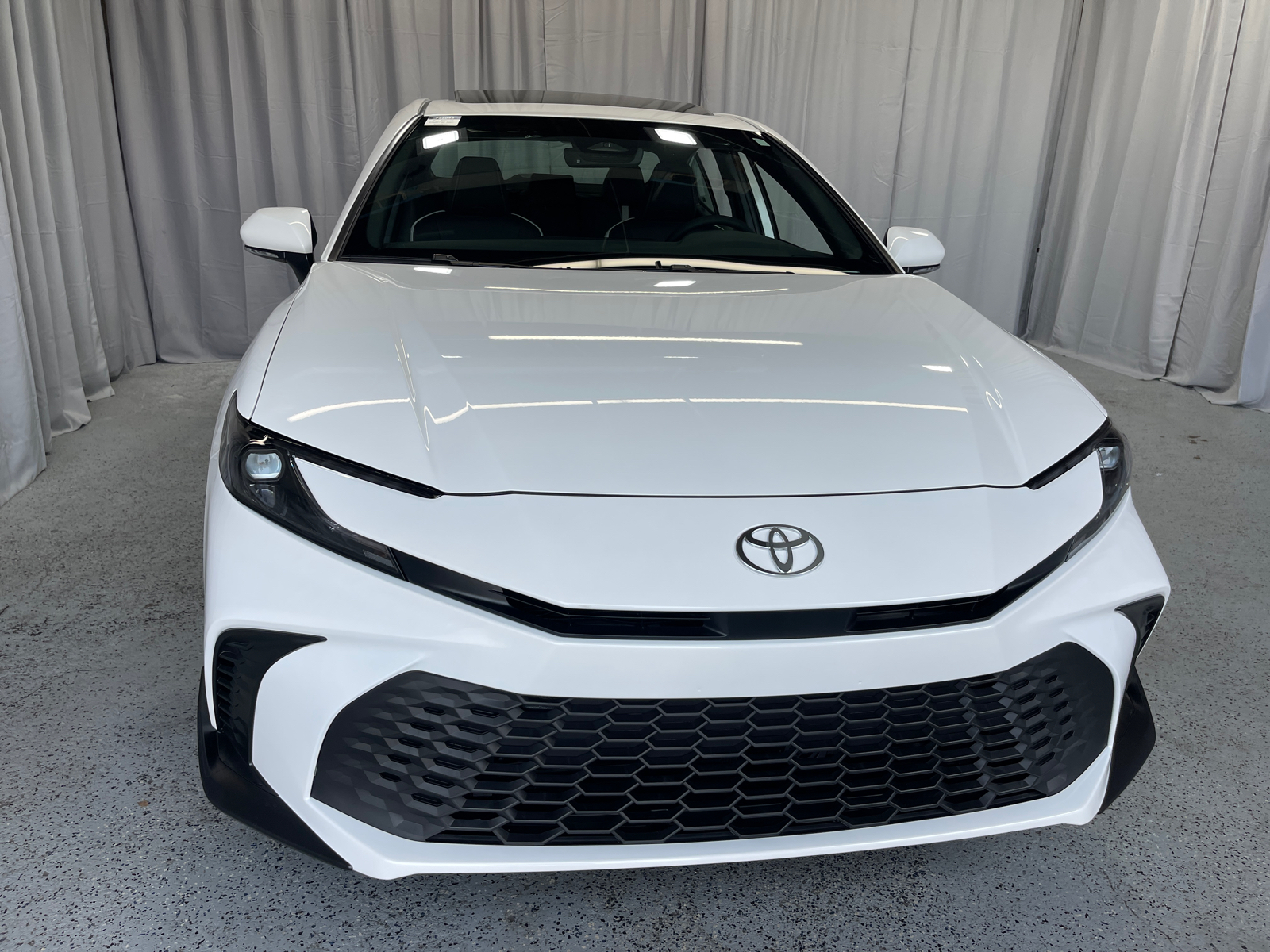 2025 Toyota Camry SE 15