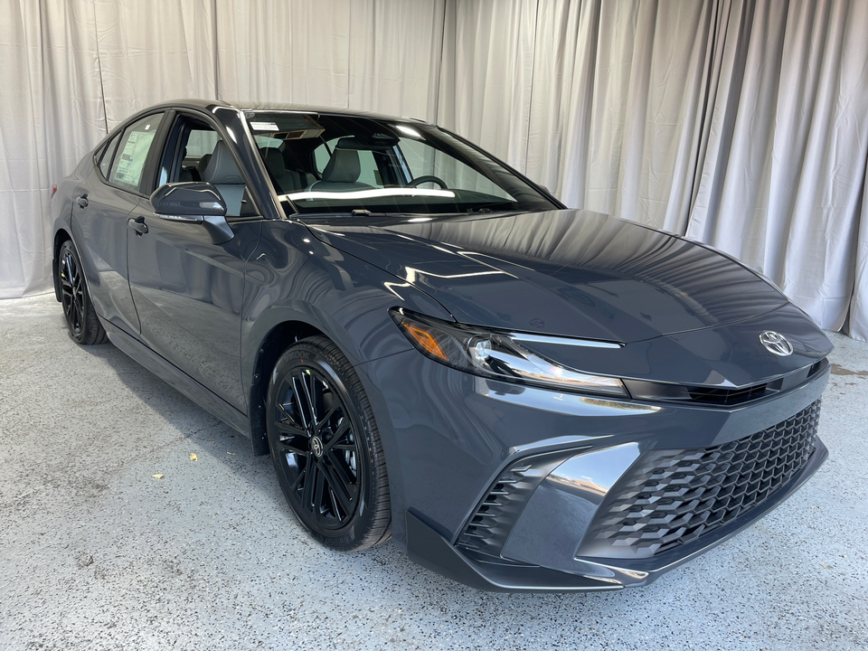 2025 Toyota Camry SE 41