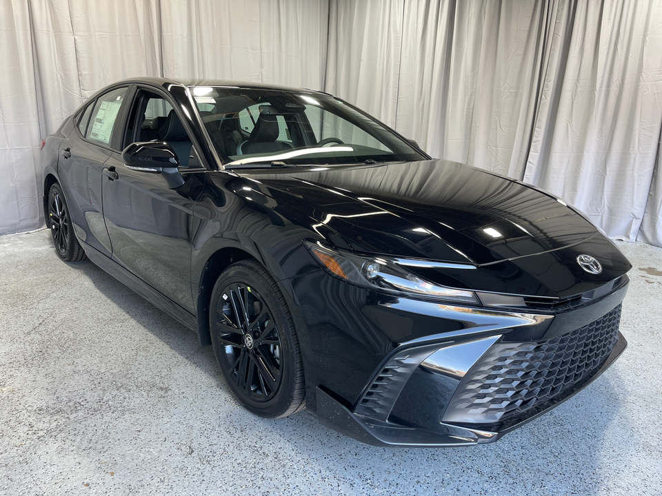 2025 Toyota Camry SE 11