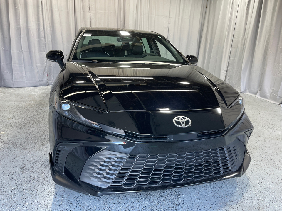 2025 Toyota Camry SE 13