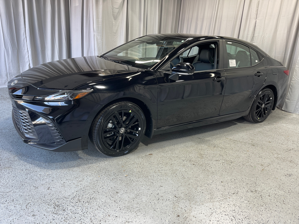 2025 Toyota Camry SE 39