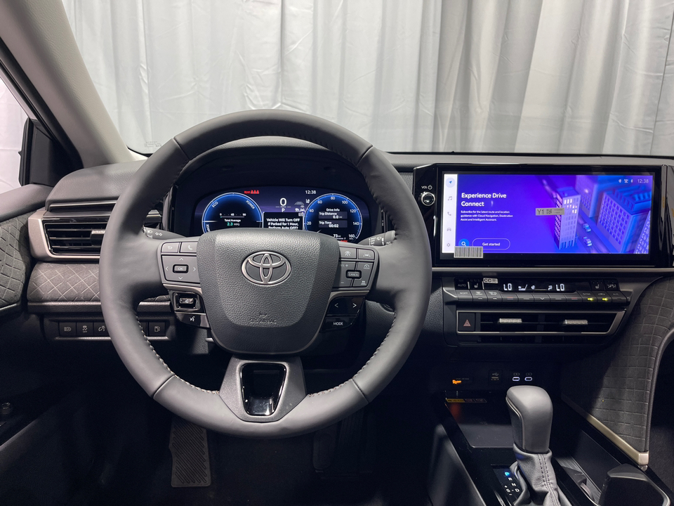 2025 Toyota Camry XLE 8