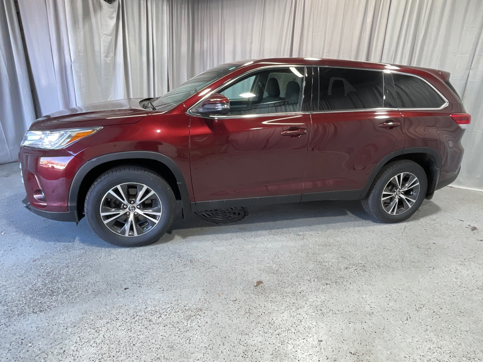 2019 Toyota Highlander LE 3