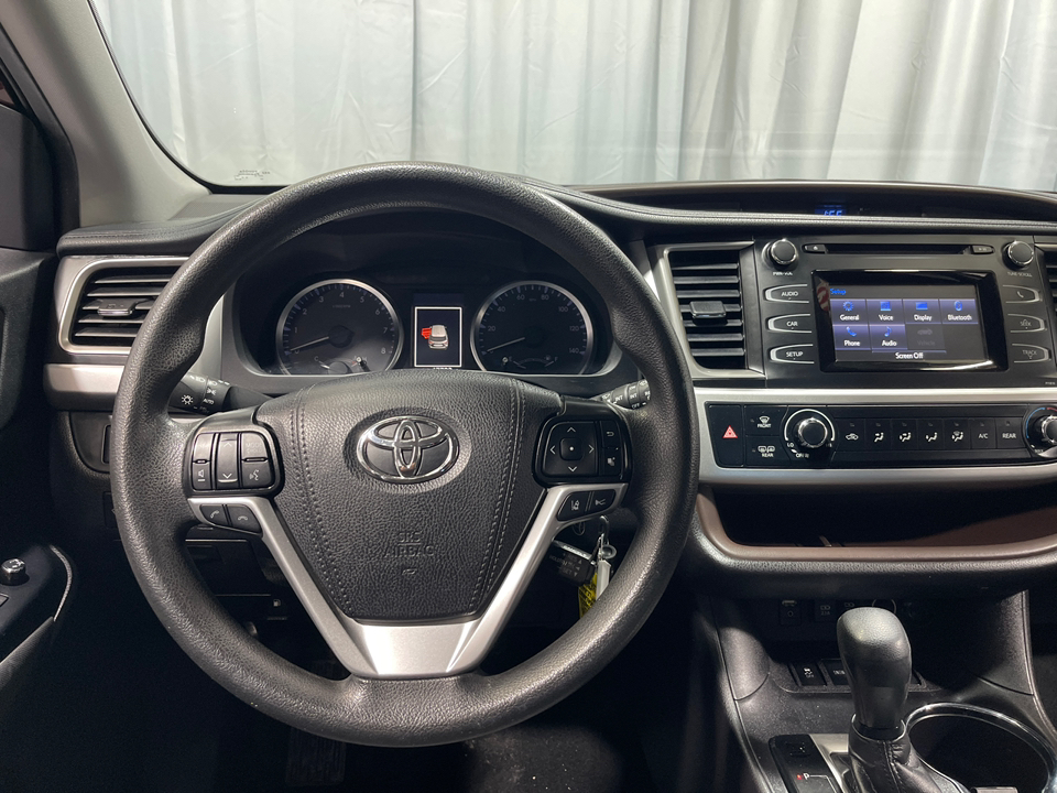 2019 Toyota Highlander LE 8