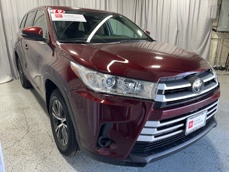 2019 Toyota Highlander LE 13