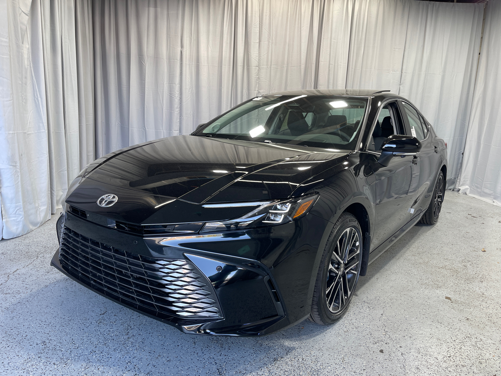 2025 Toyota Camry XLE 1