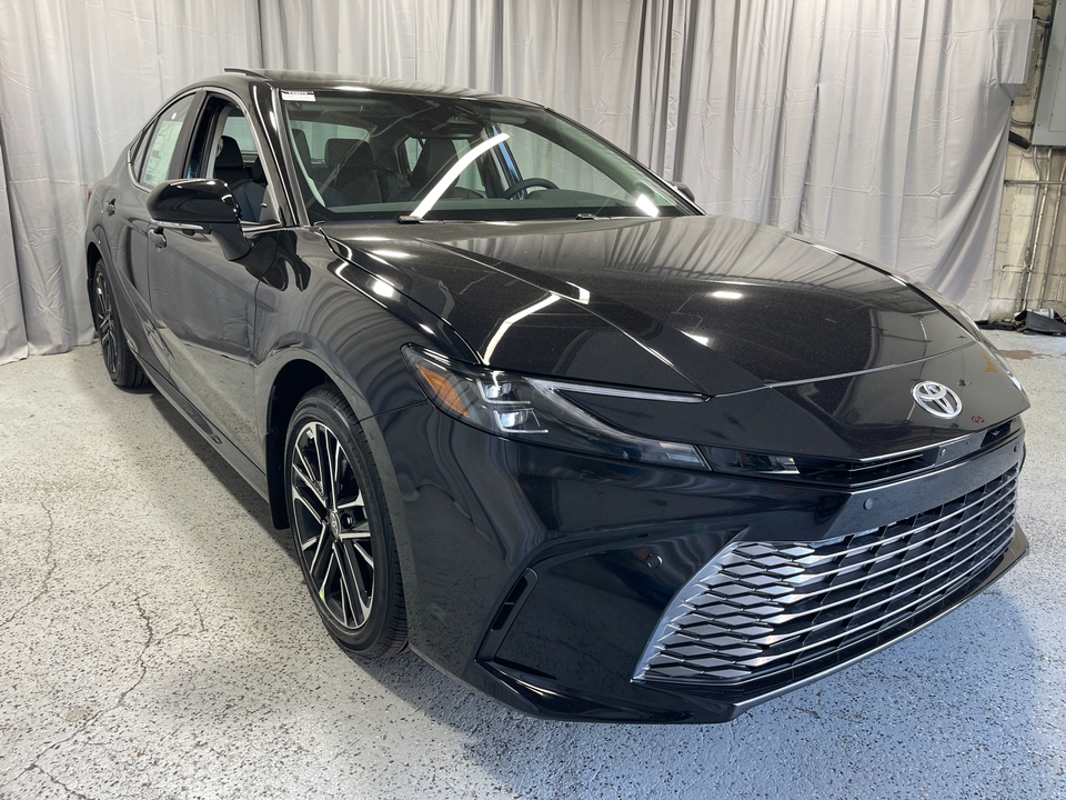 2025 Toyota Camry XLE 39