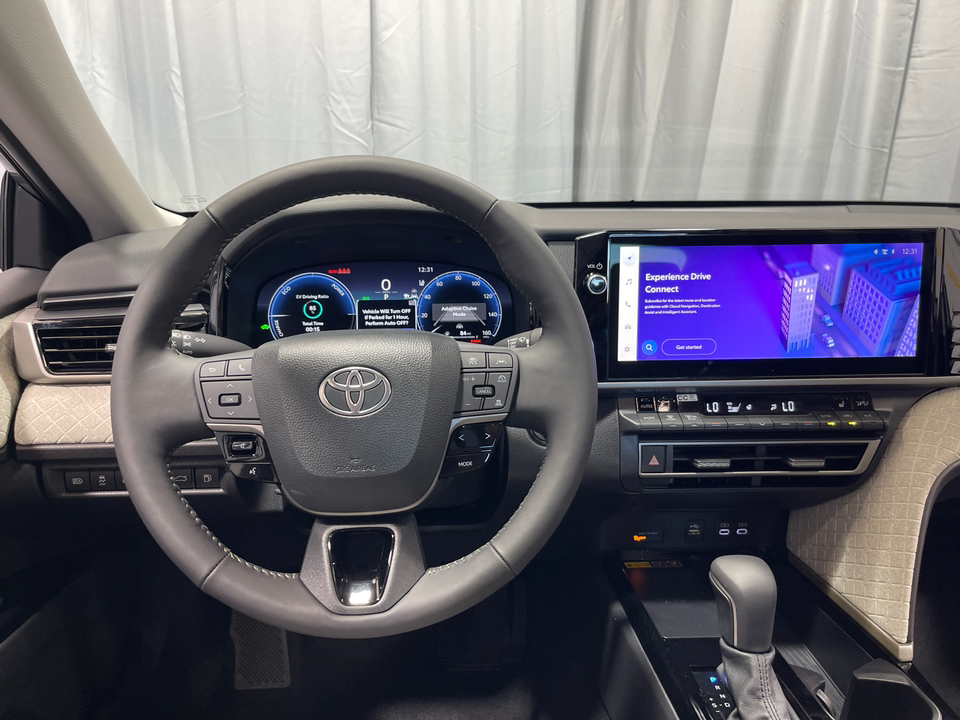 2025 Toyota Camry XLE 8