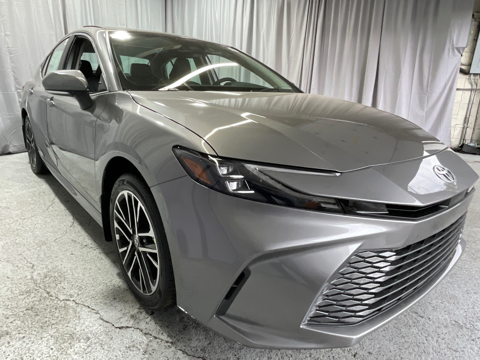 2025 Toyota Camry XLE 43