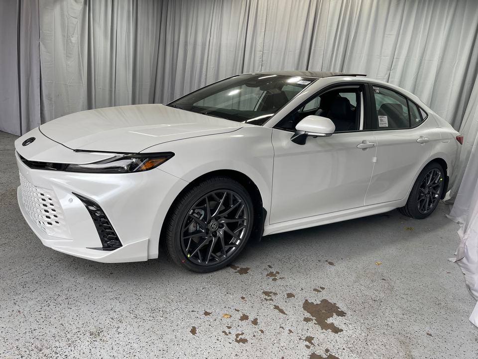 2025 Toyota Camry XSE 3