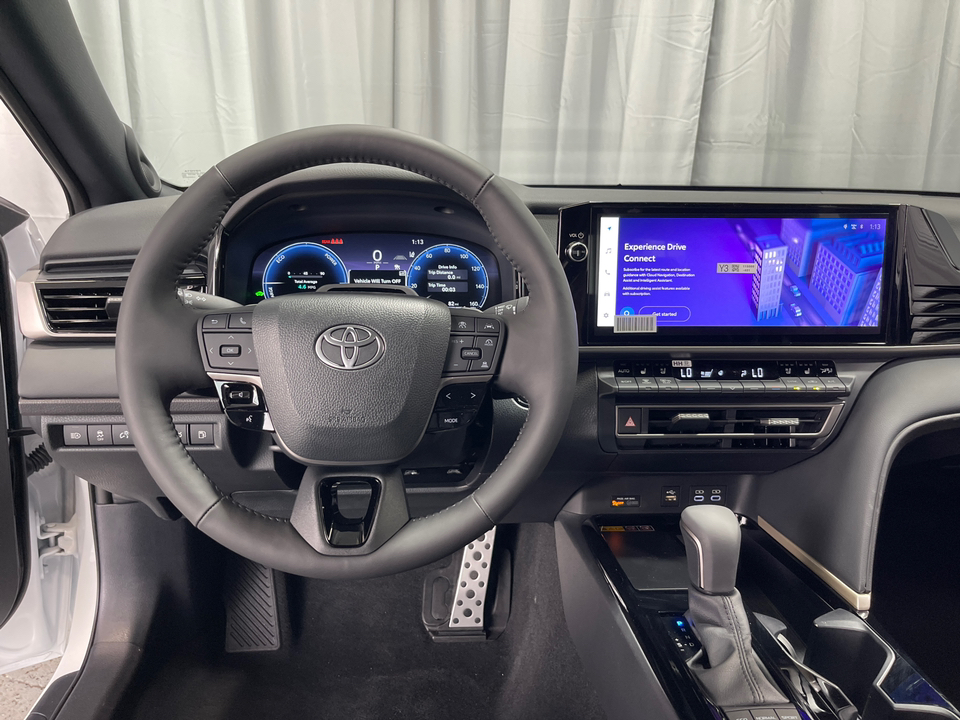 2025 Toyota Camry XSE 8