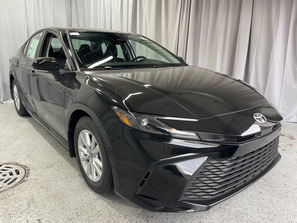 2025 Toyota Camry LE 42