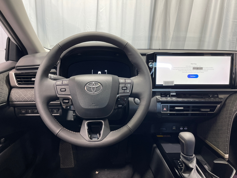 2025 Toyota Camry XLE 8