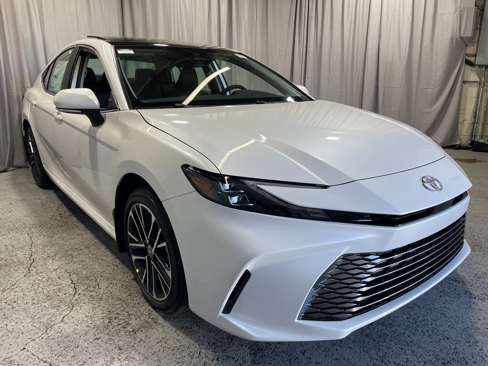 2025 Toyota Camry XLE 13