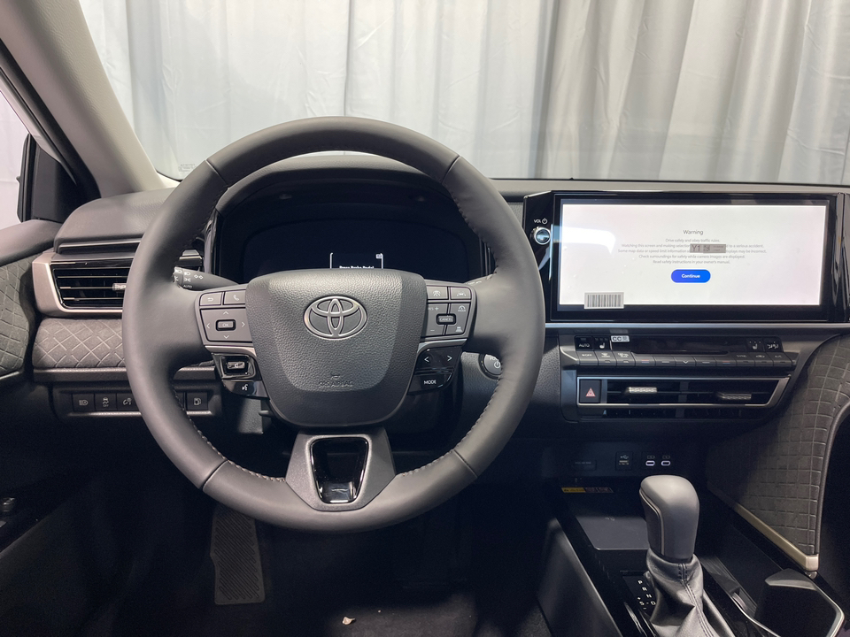 2025 Toyota Camry XLE 19