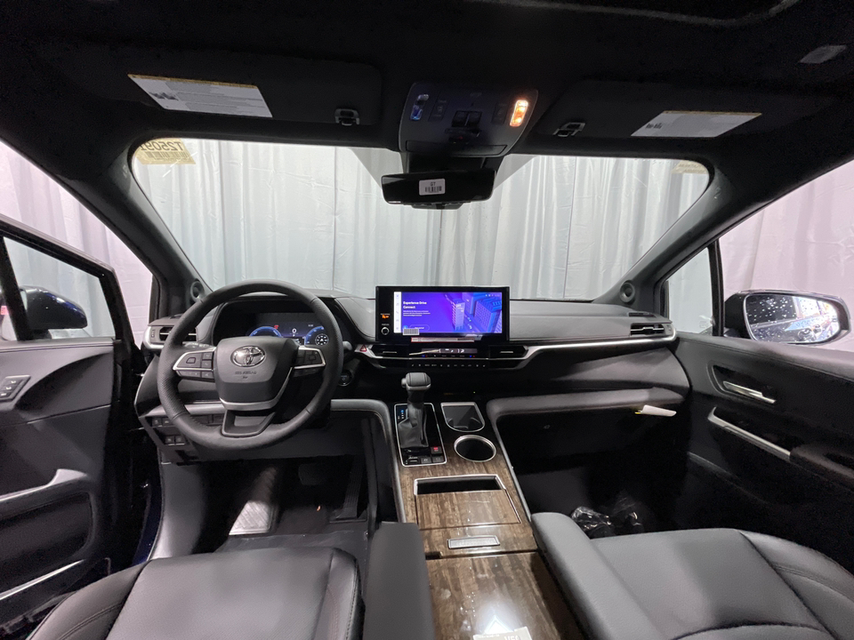 2025 Toyota Sienna Platinum 10