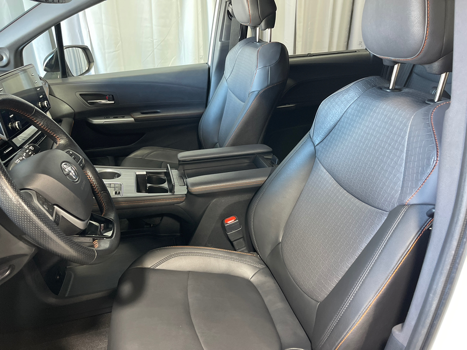 2021 Toyota Sienna XSE 4