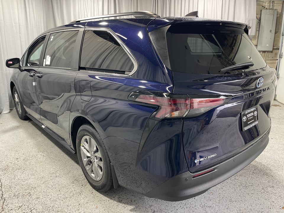 2025 Toyota Sienna XLE 5