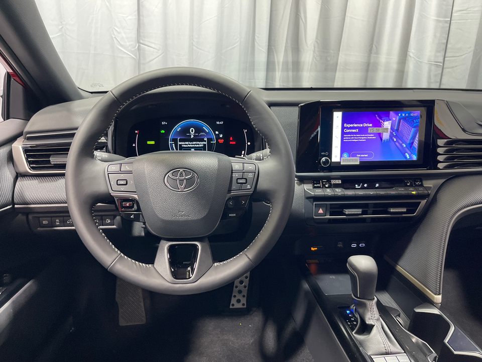 2025 Toyota Camry SE 8