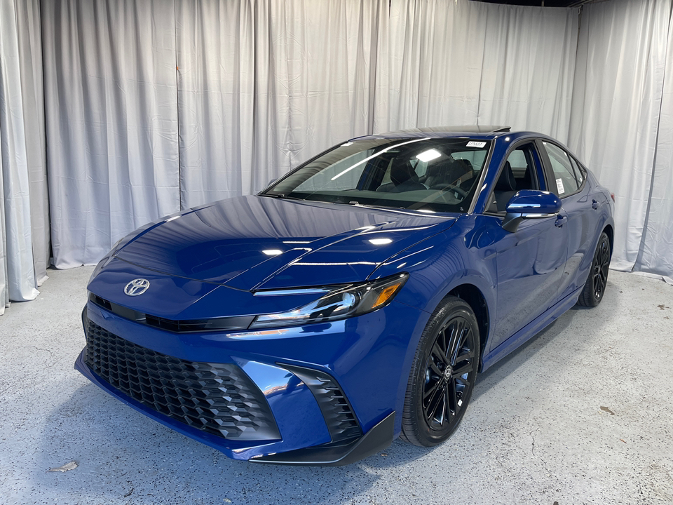 2025 Toyota Camry SE 1