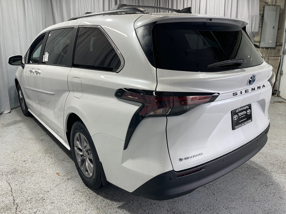 2025 Toyota Sienna XLE 5