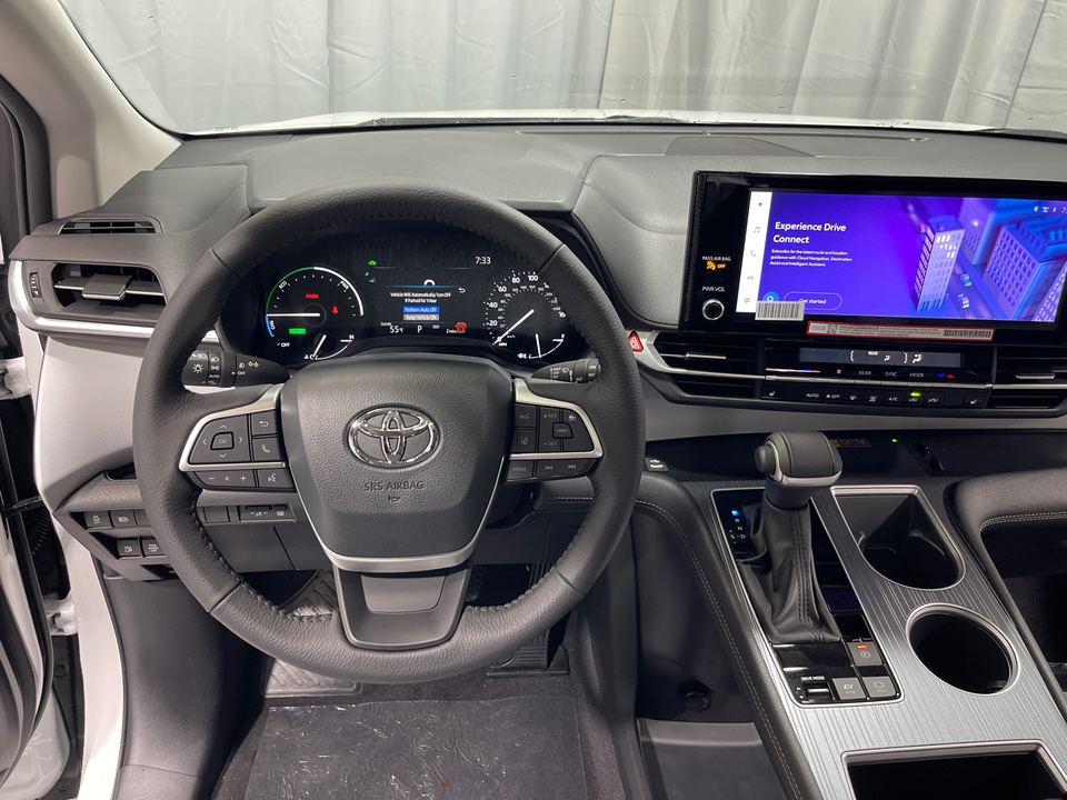 2025 Toyota Sienna XLE 21