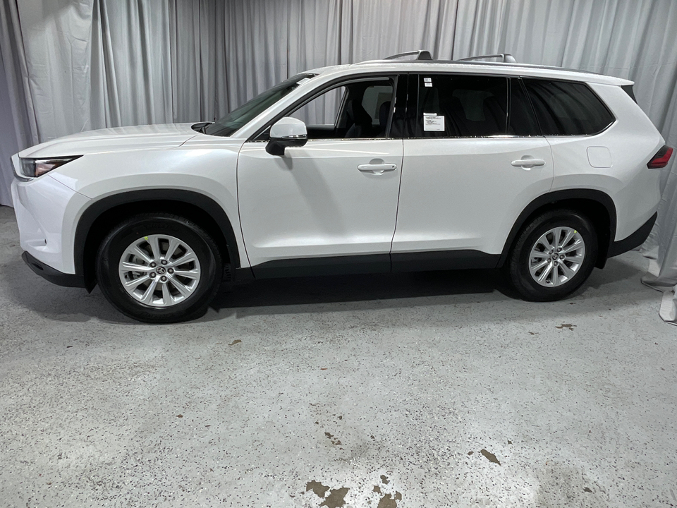 2024 Toyota Grand Highlander XLE 3