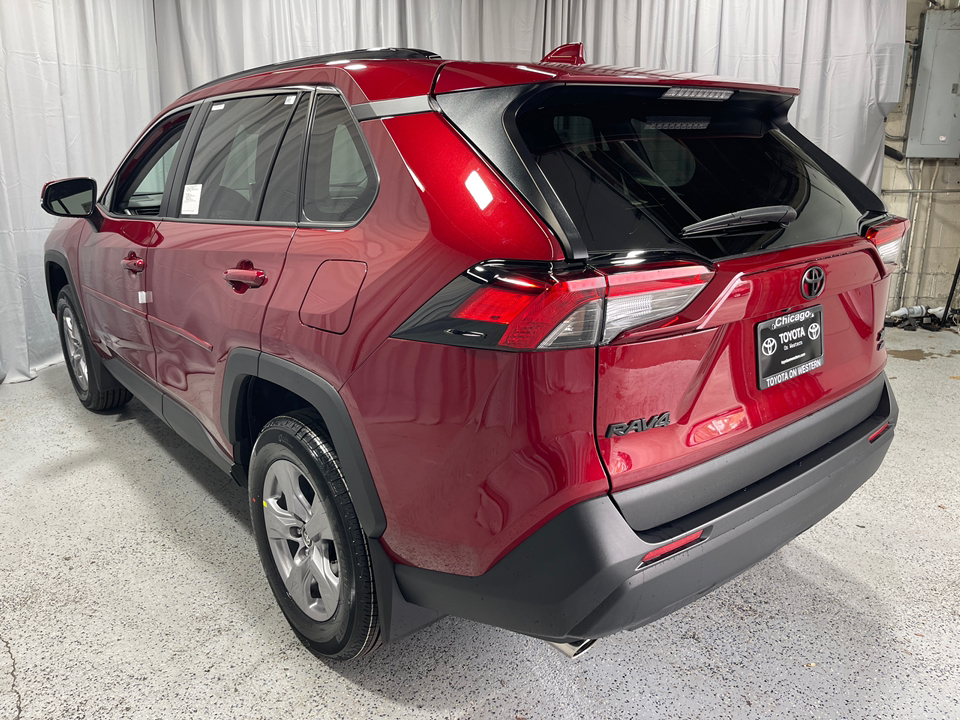 2025 Toyota RAV4 XLE 42