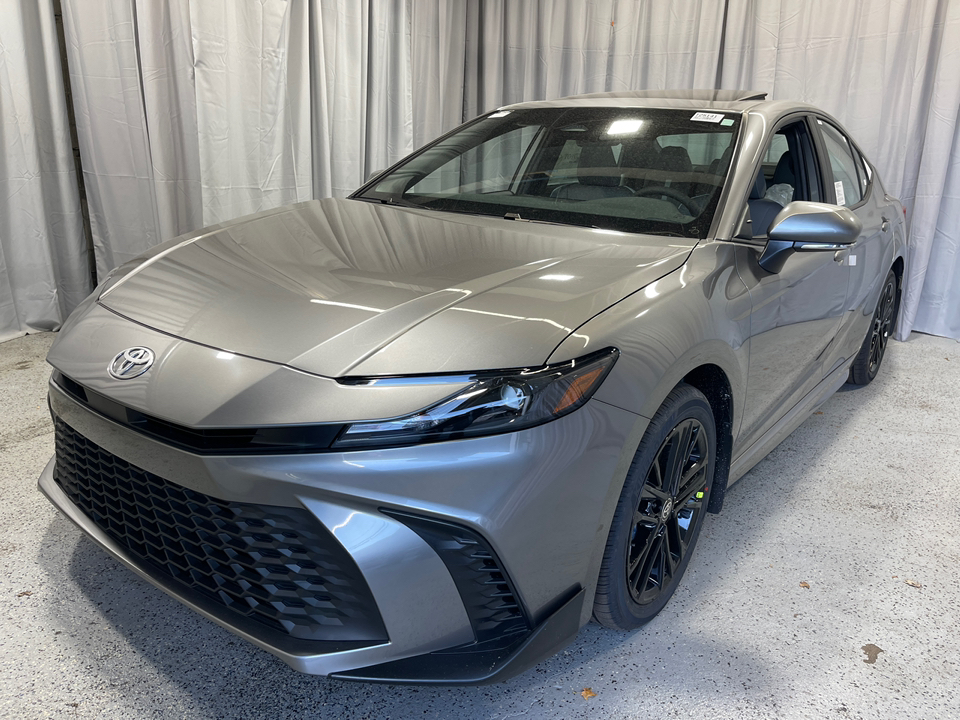 2025 Toyota Camry SE 13