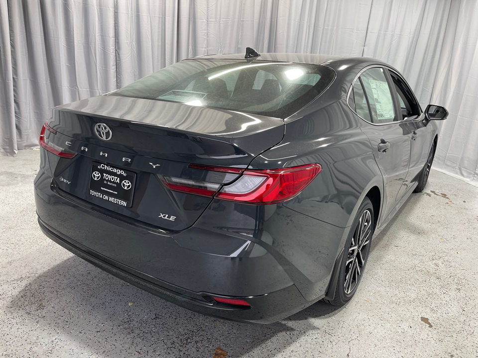 2025 Toyota Camry XLE 5