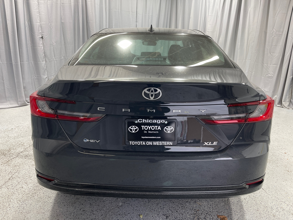 2025 Toyota Camry XLE 8