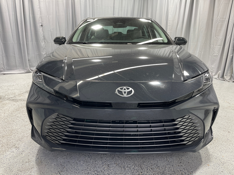 2025 Toyota Camry XLE 16