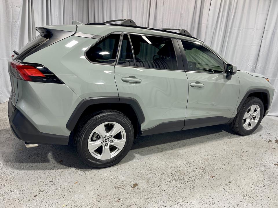 2020 Toyota RAV4 XLE 3