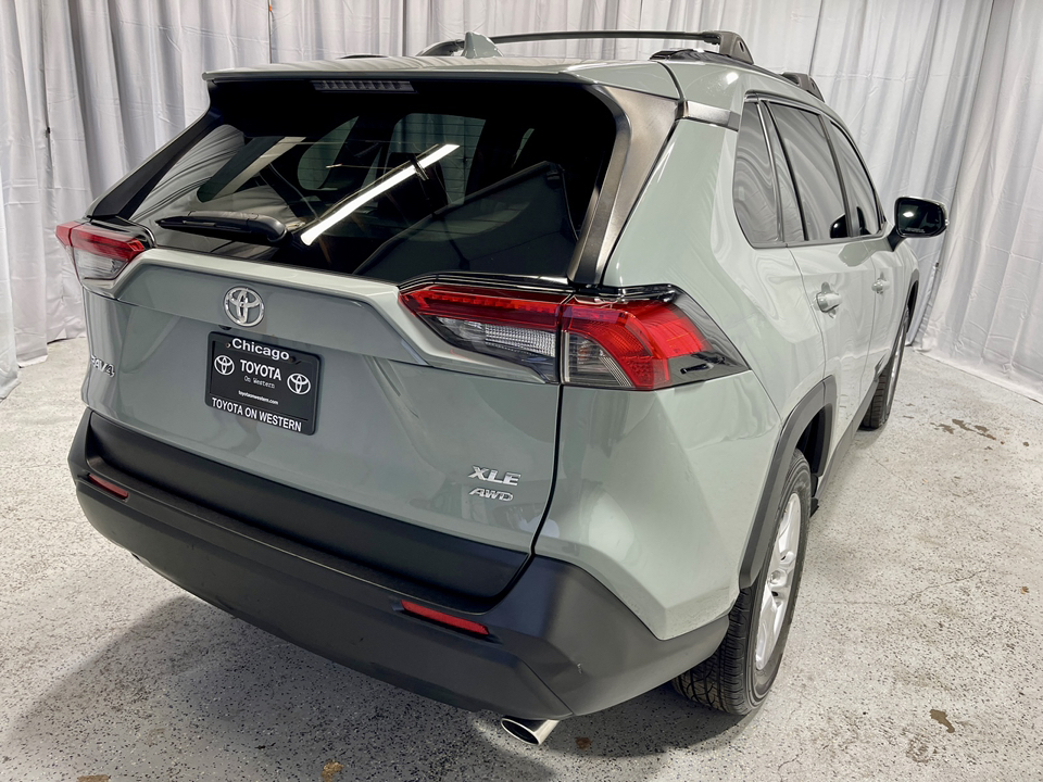 2020 Toyota RAV4 XLE 5